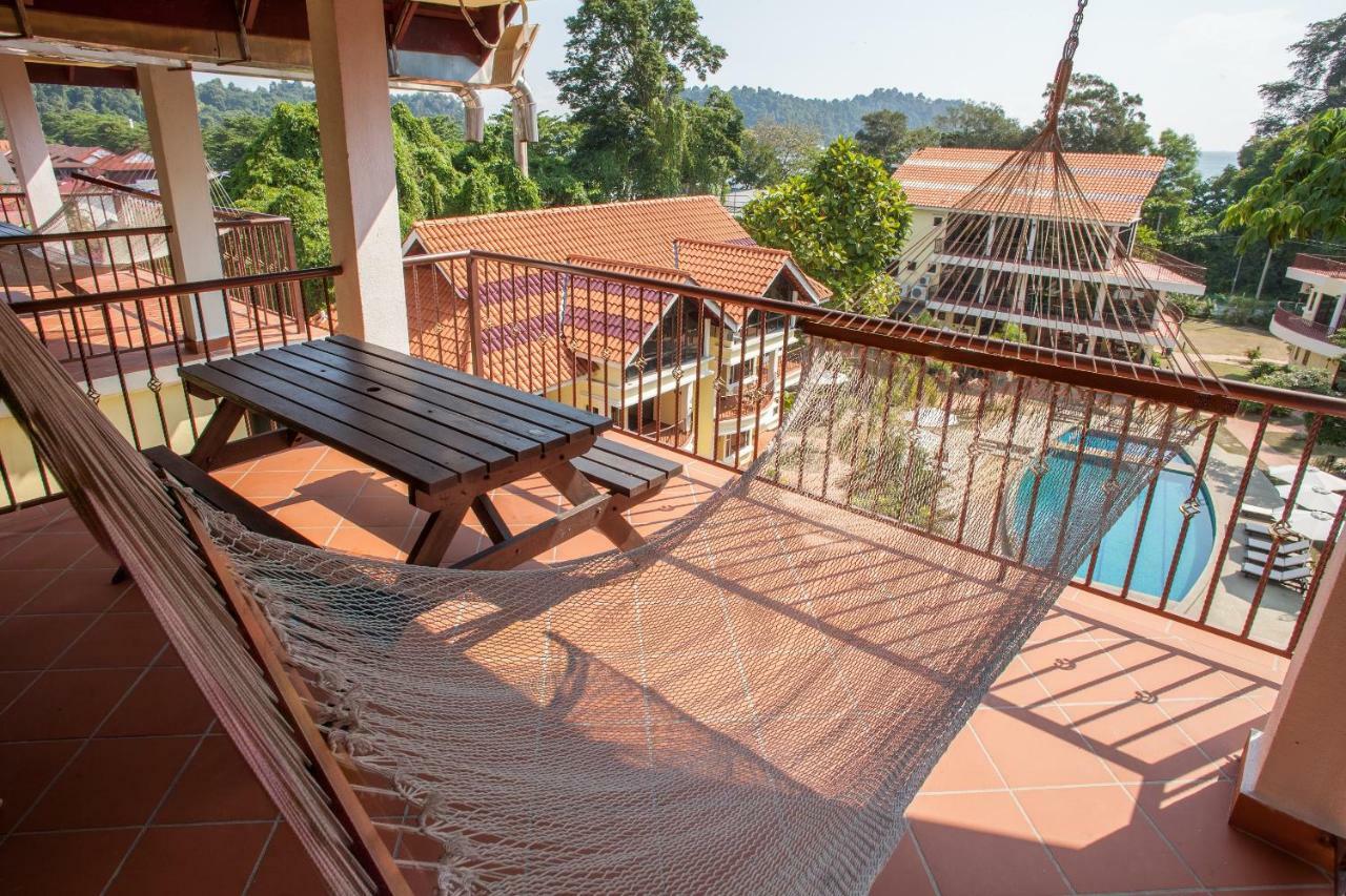 Anjungan Beach Resort Kampung Teluk Nipah Esterno foto