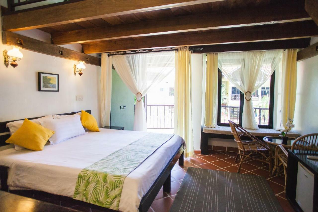Anjungan Beach Resort Kampung Teluk Nipah Esterno foto