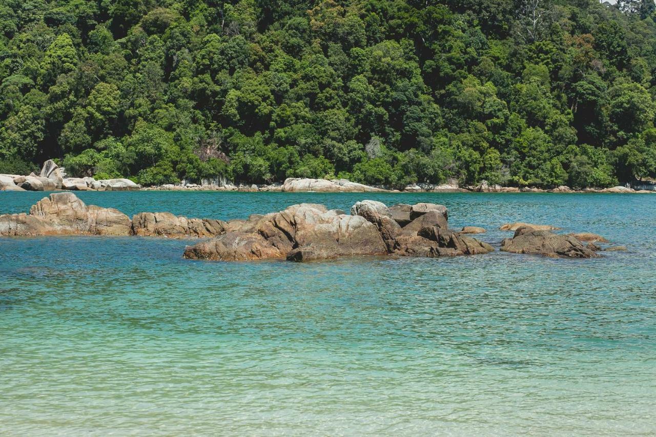 Anjungan Beach Resort Kampung Teluk Nipah Esterno foto