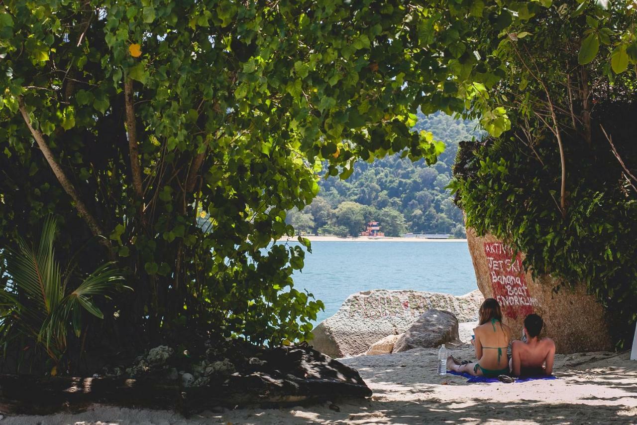 Anjungan Beach Resort Kampung Teluk Nipah Esterno foto