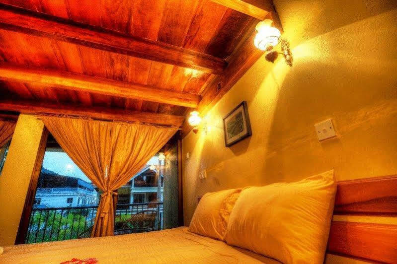 Anjungan Beach Resort Kampung Teluk Nipah Esterno foto