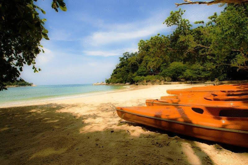 Anjungan Beach Resort Kampung Teluk Nipah Esterno foto
